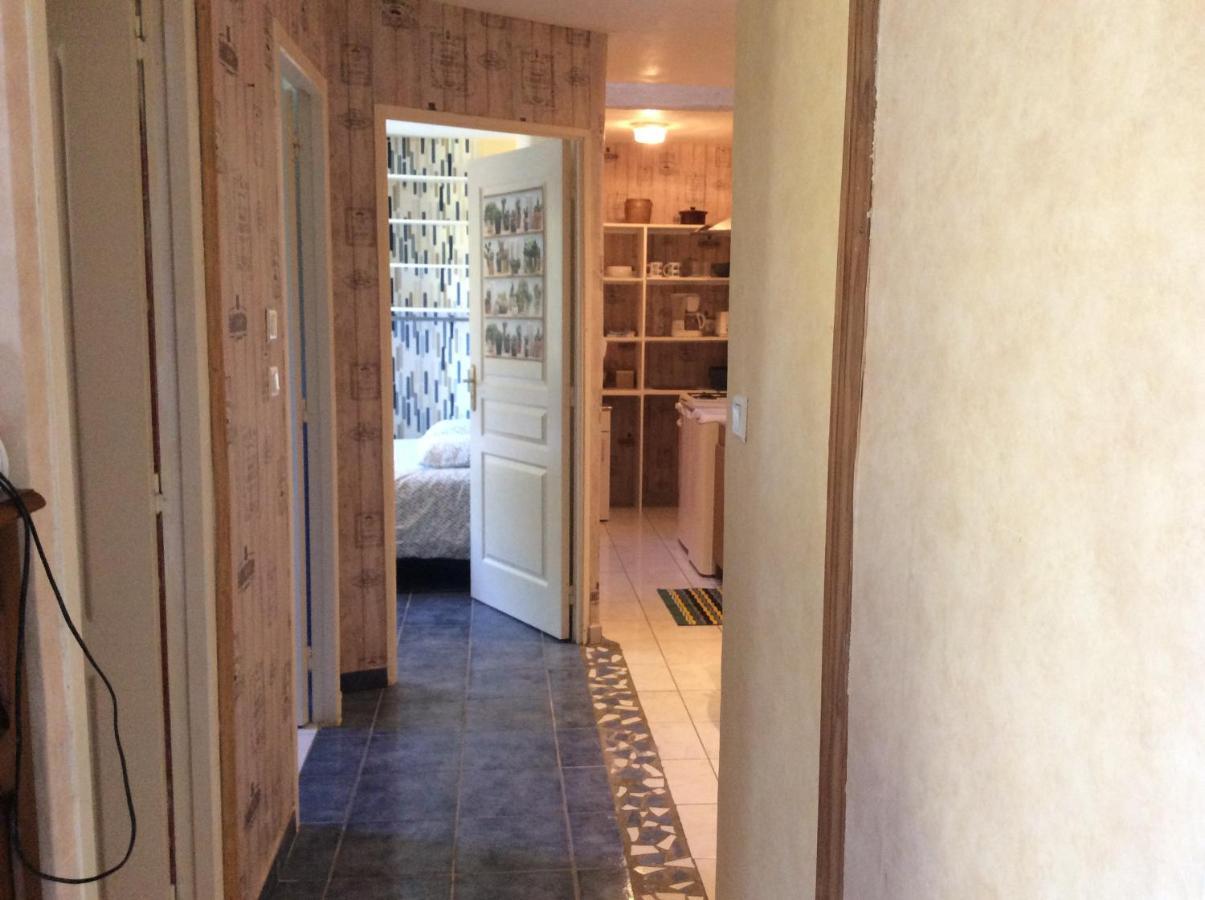 Appartement Vert, Compreignac المظهر الخارجي الصورة
